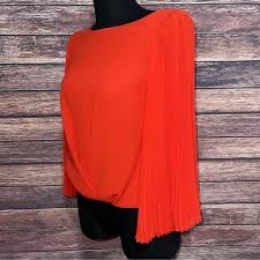 CVINCE CAMUTO RED ACCORDION SLEEVE TOP SIZE SMALL